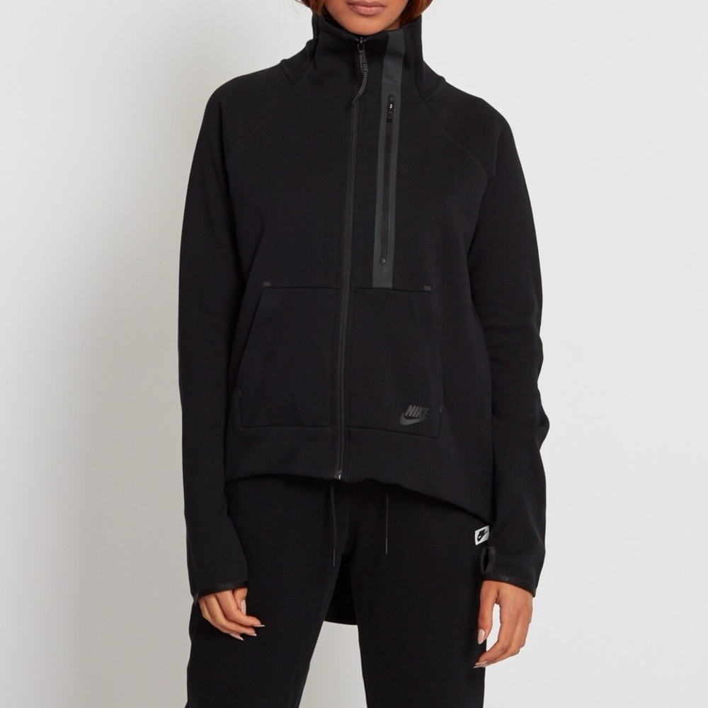 Nike Tech Fleece Moto Cape